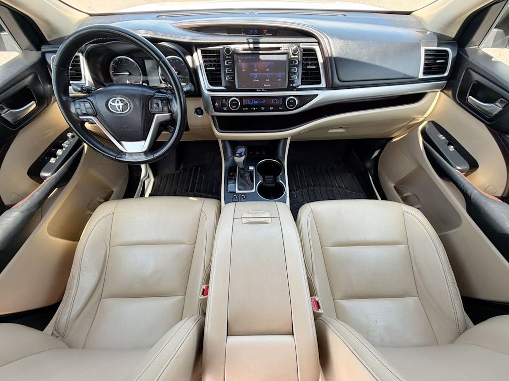 Thumbnail: 2015 Toyota Highlander - 2