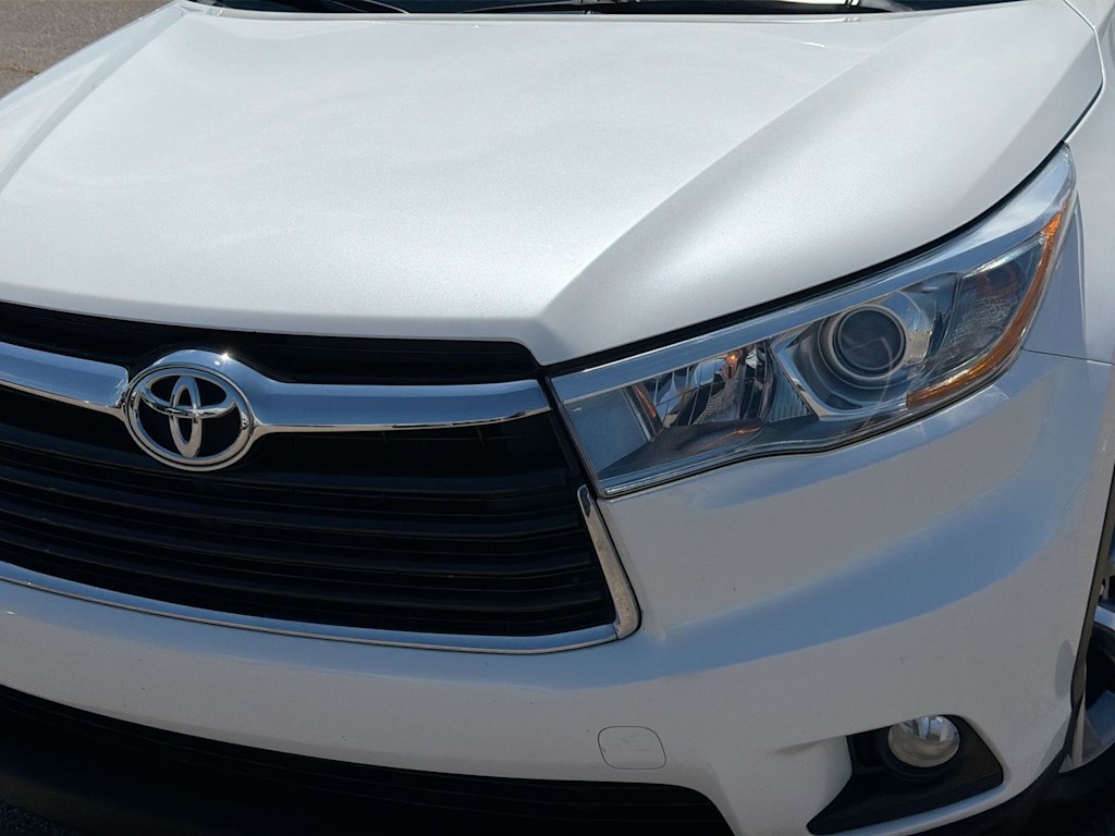 Thumbnail: 2015 Toyota Highlander - 23