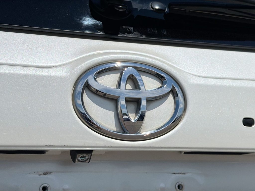 Thumbnail: 2015 Toyota Highlander - 7