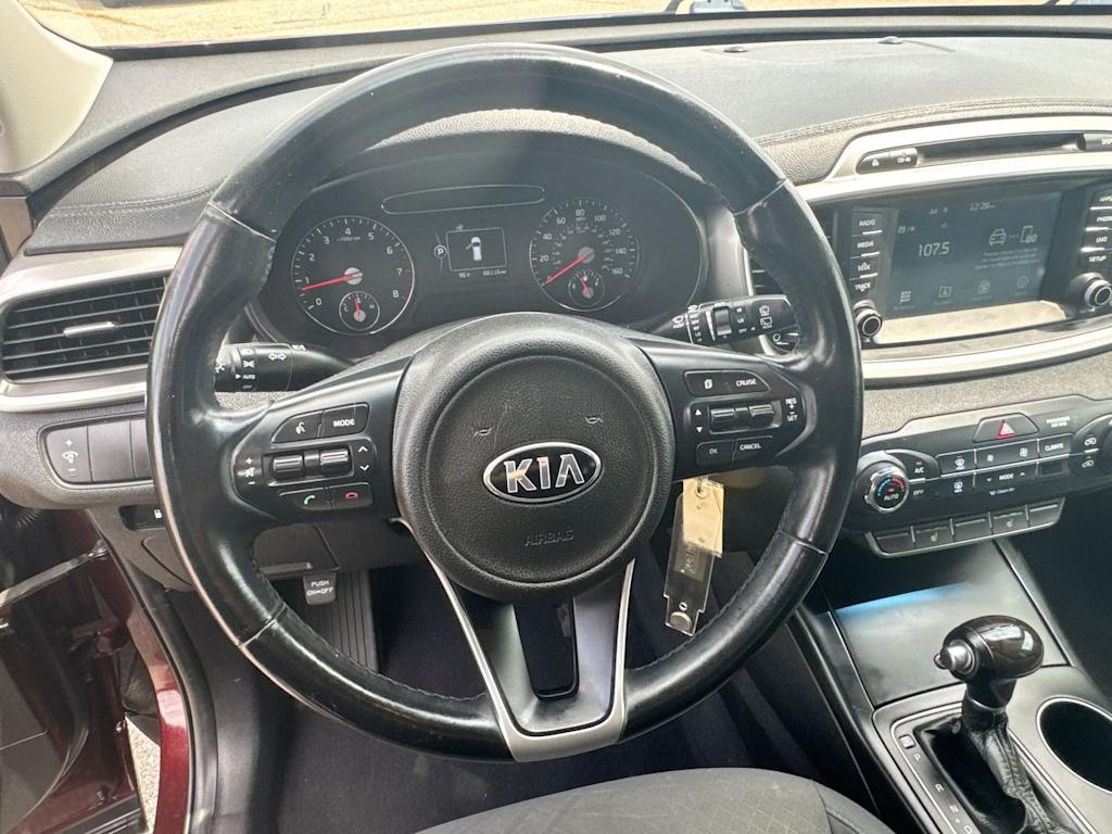 Thumbnail: 2017 Kia Sorento - 9
