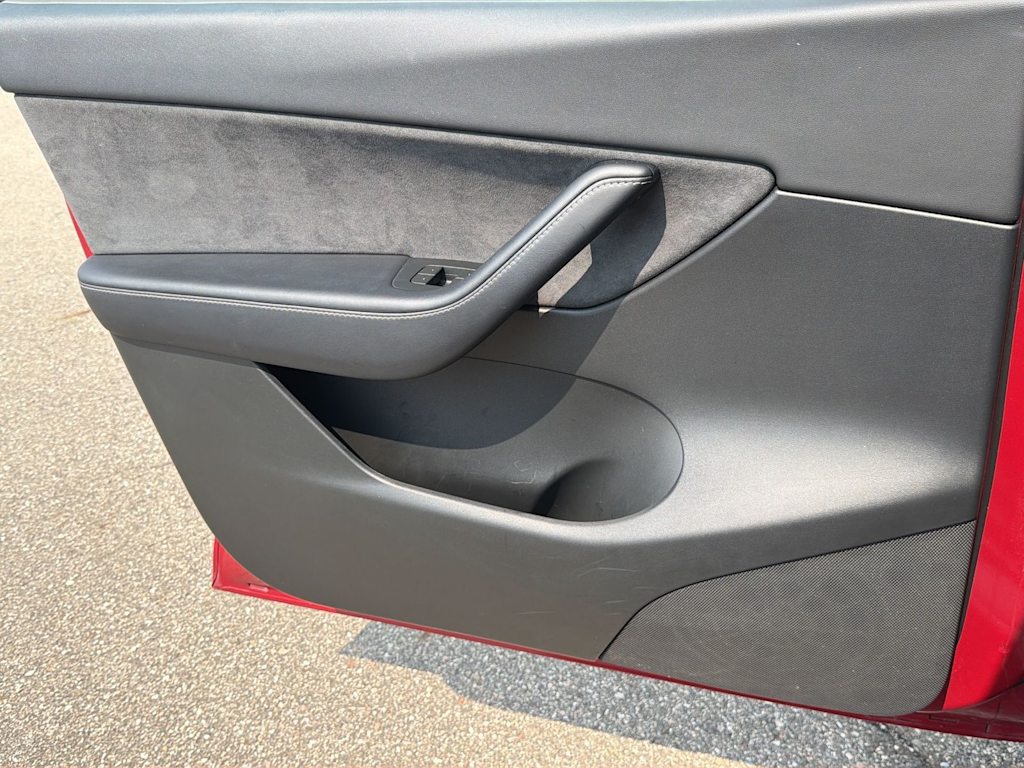 Thumbnail: 2022 Tesla Model Y - 29