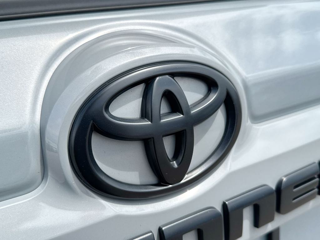 Thumbnail: 2021 Toyota 4Runner - 24