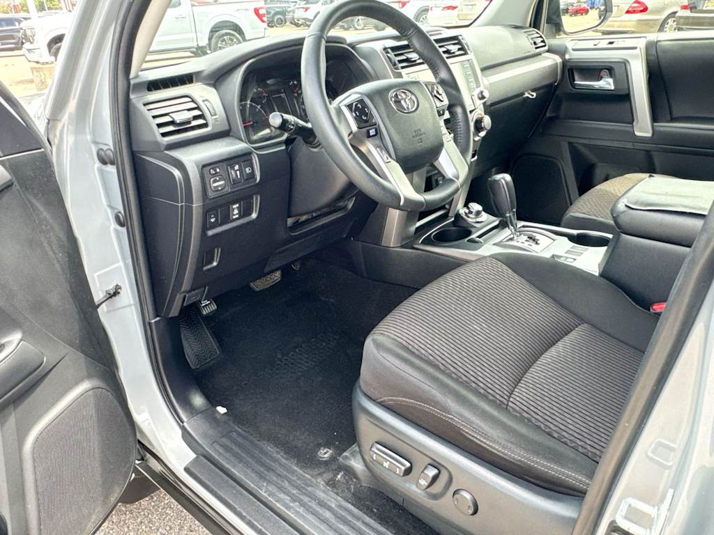 Thumbnail: 2021 Toyota 4Runner - 10
