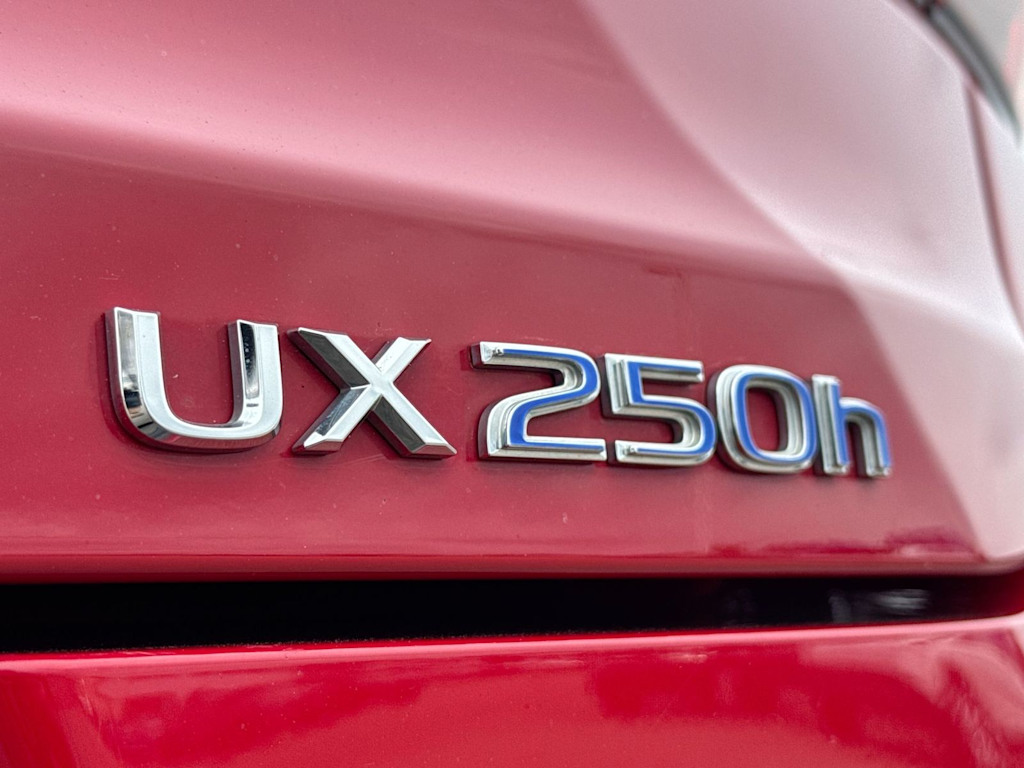 Thumbnail: 2020 Lexus UX - 25