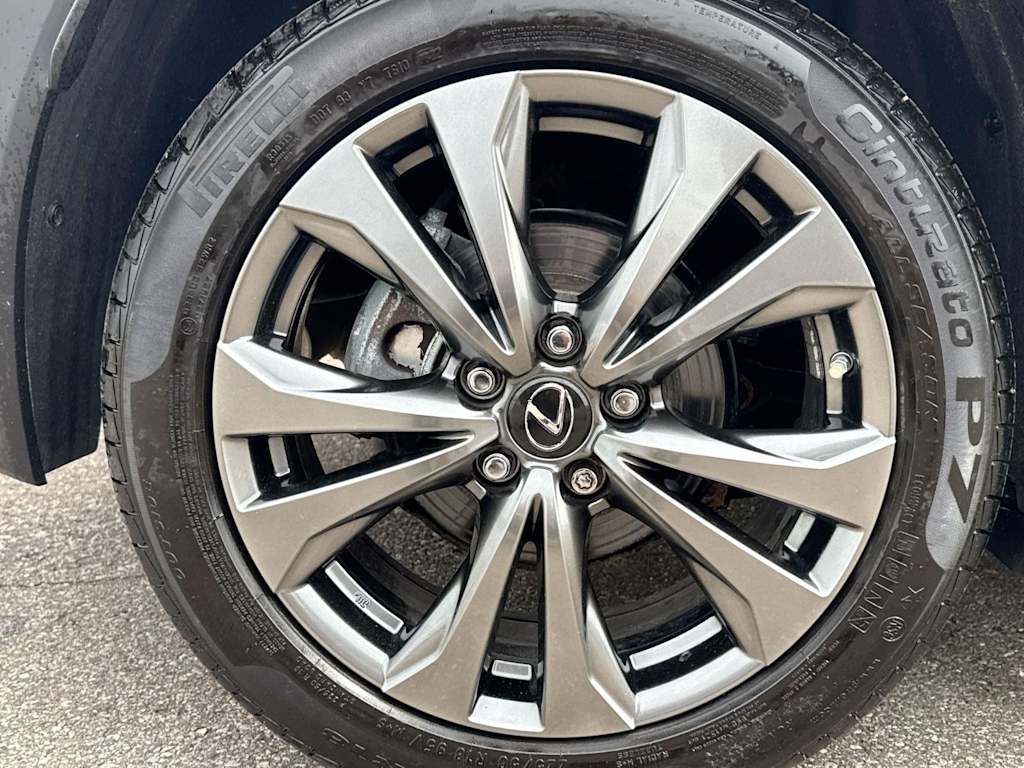 Thumbnail: 2020 Lexus UX - 8