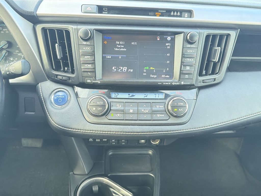 Thumbnail: 2017 Toyota RAV4 - 12