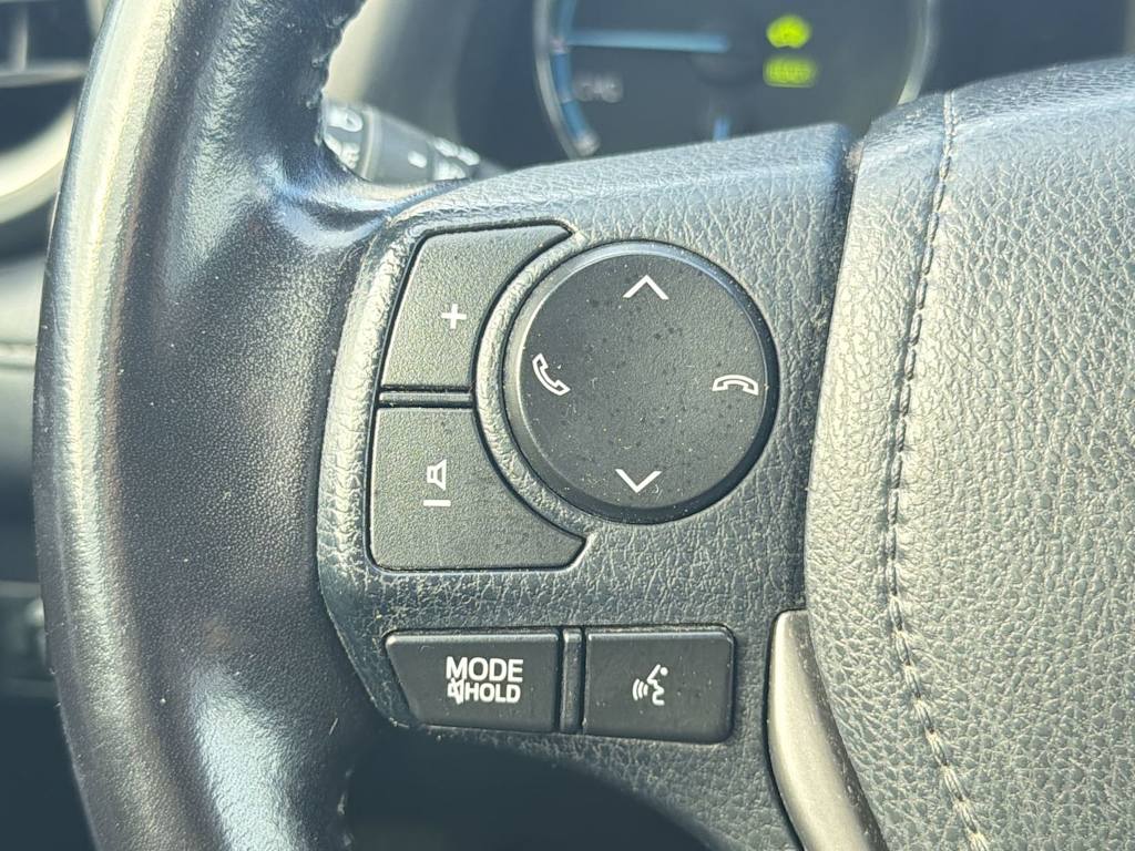 Thumbnail: 2017 Toyota RAV4 - 29