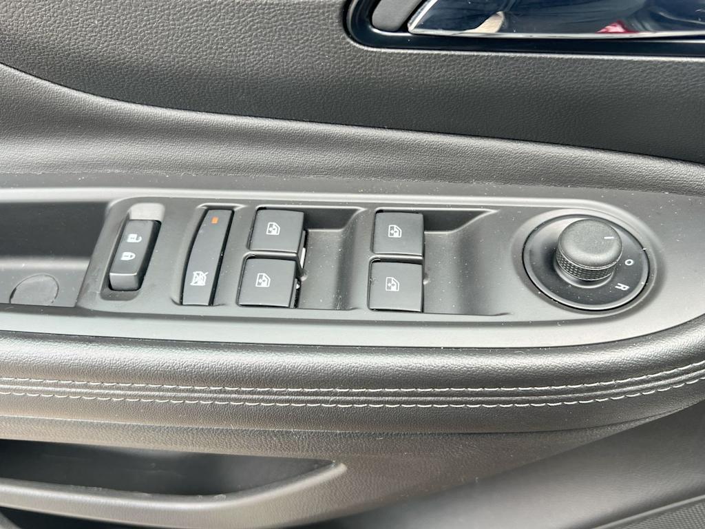 Thumbnail: 2021 Buick Encore - 25
