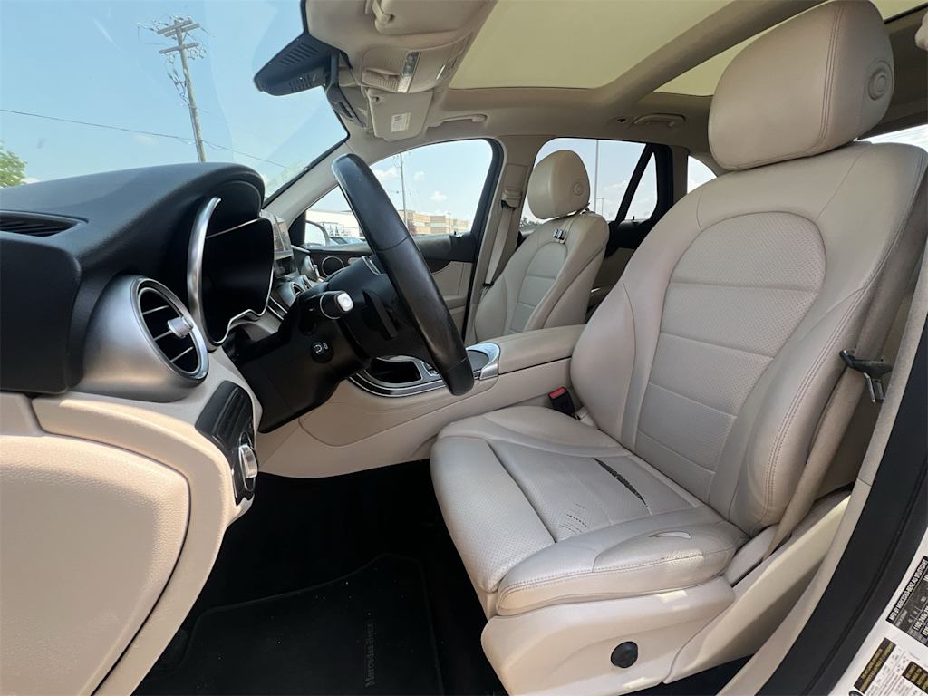 Thumbnail: 2021 Mercedes-Benz GLC - 10