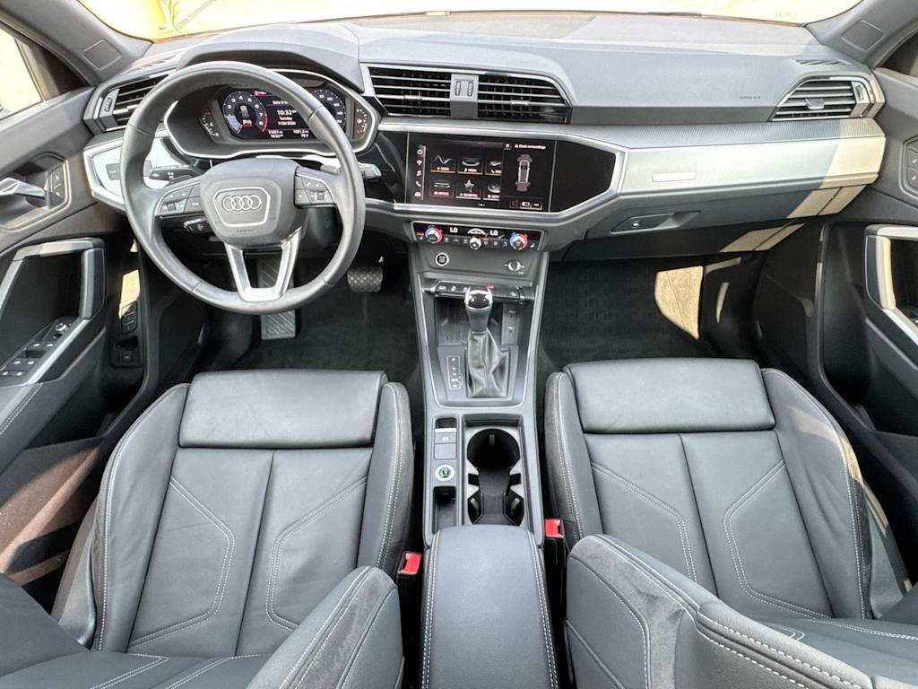 Thumbnail: 2023 Audi Q3 - 2