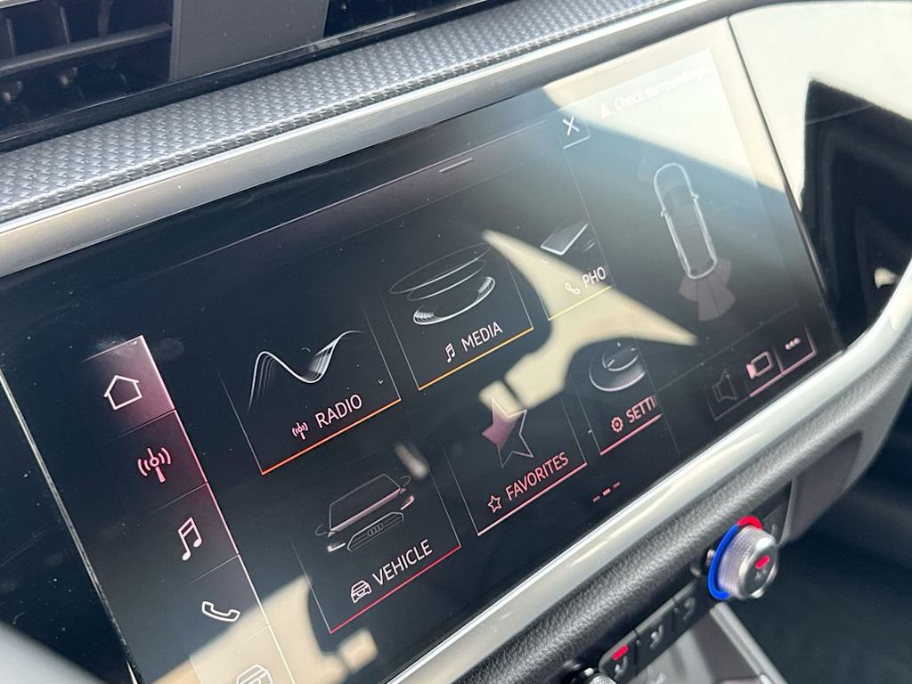 Thumbnail: 2023 Audi Q3 - 13