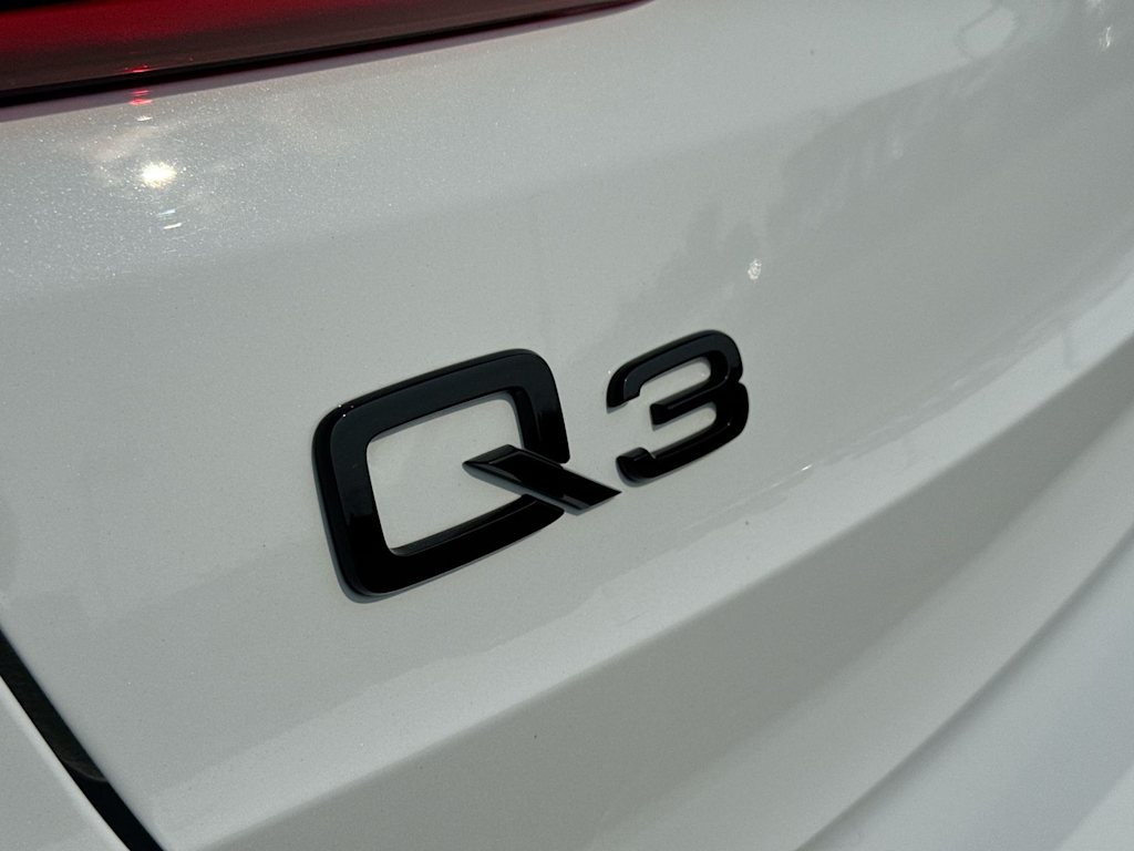 Thumbnail: 2023 Audi Q3 - 25