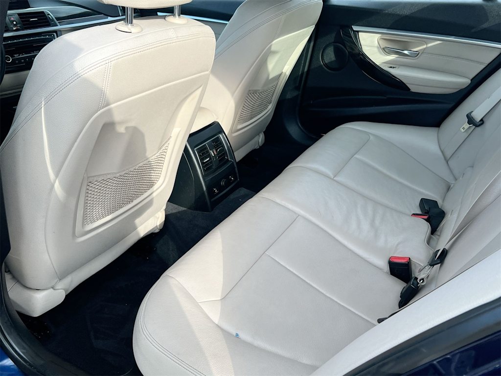 Thumbnail: 2017 BMW 3 Series - 12