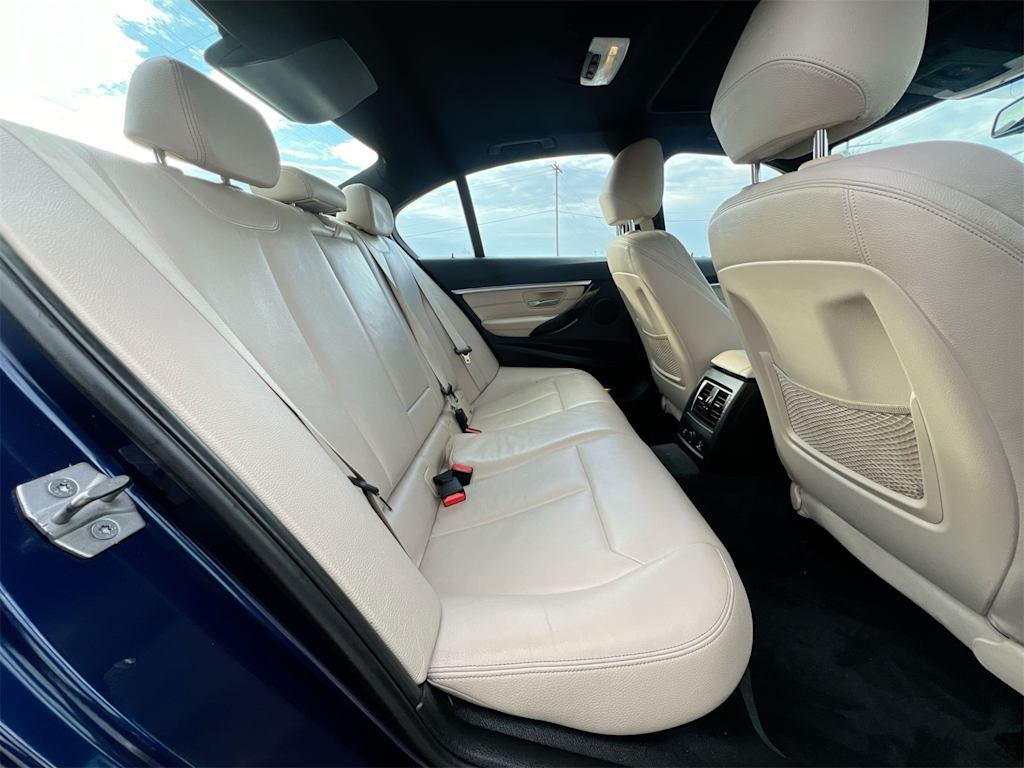 Thumbnail: 2017 BMW 3 Series - 29