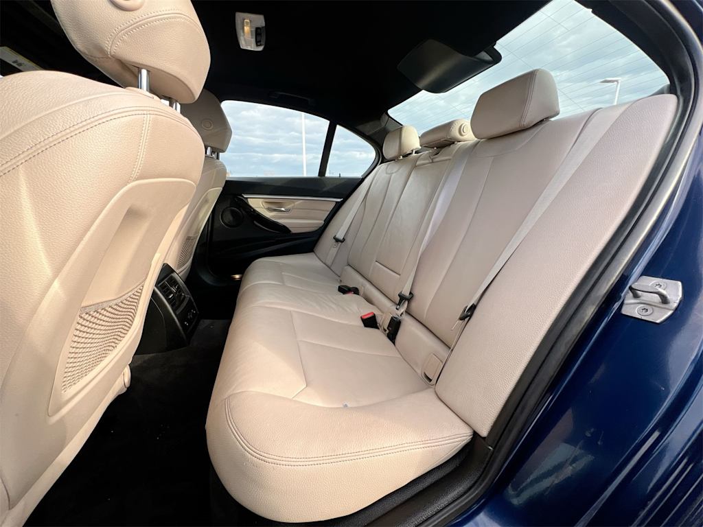 Thumbnail: 2017 BMW 3 Series - 28