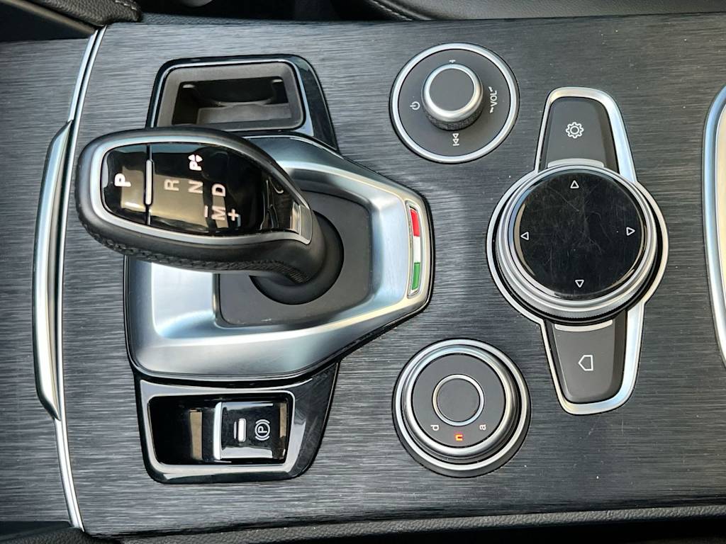 Thumbnail: 2020 Alfa Romeo Stelvio - 34