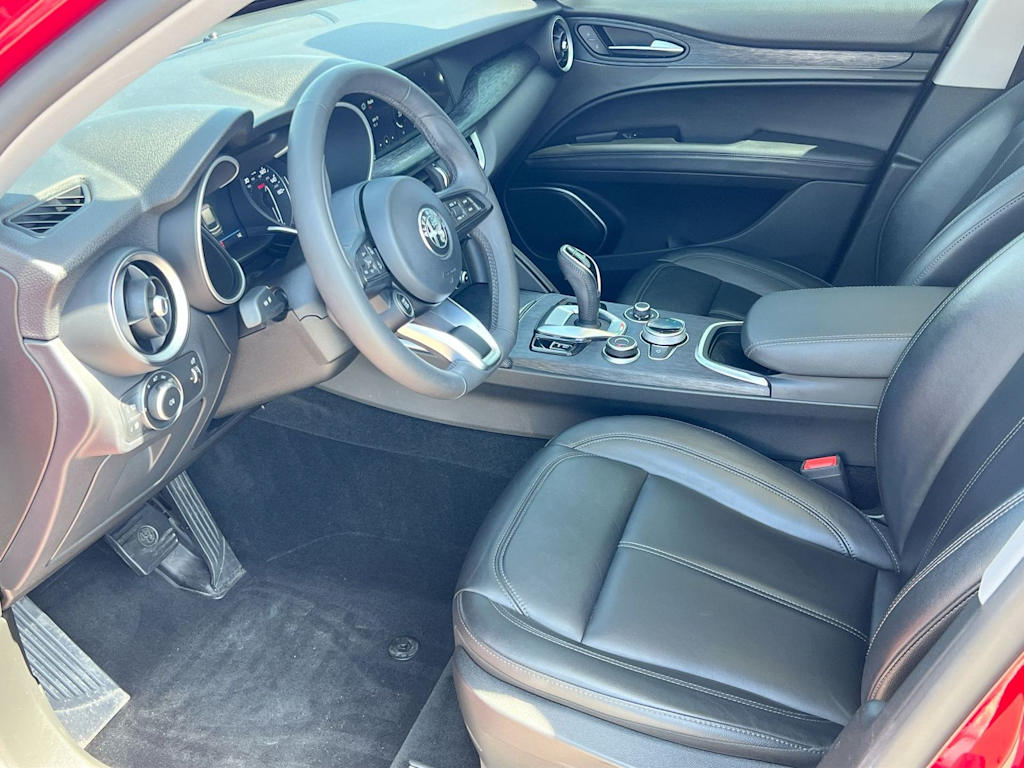 Thumbnail: 2020 Alfa Romeo Stelvio - 10