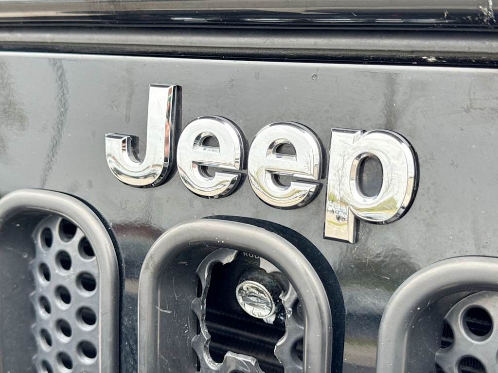 Thumbnail: 2016 Jeep Wrangler - 23