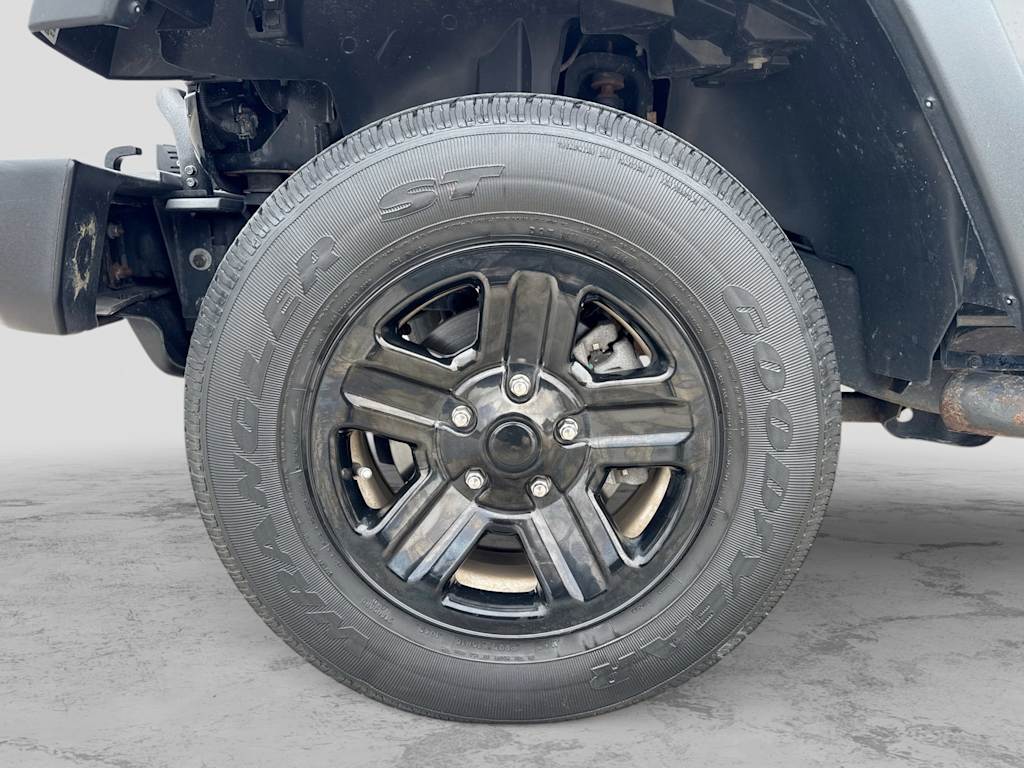 Thumbnail: 2016 Jeep Wrangler - 7