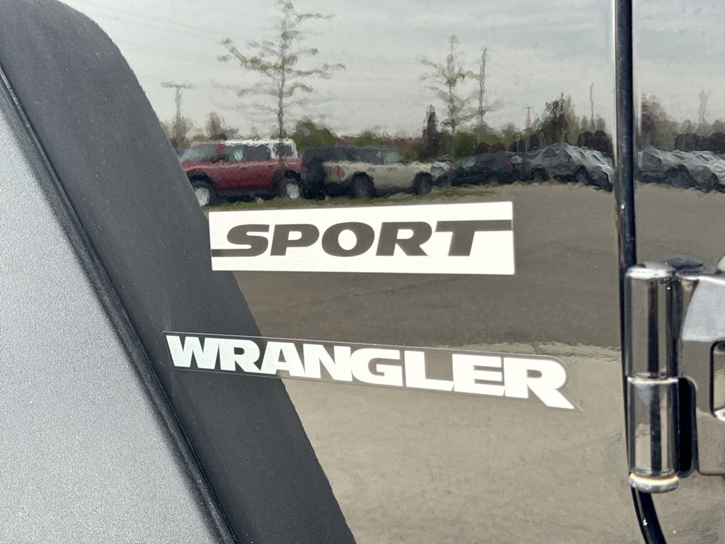 Thumbnail: 2016 Jeep Wrangler - 6