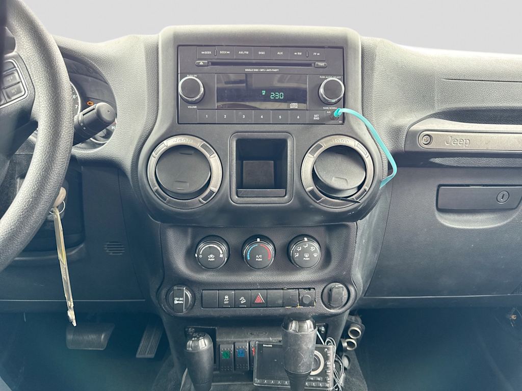 Thumbnail: 2016 Jeep Wrangler - 13