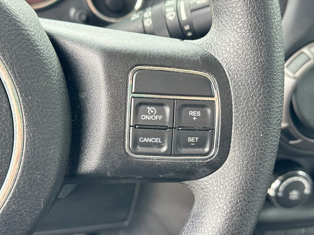 Thumbnail: 2016 Jeep Wrangler - 27