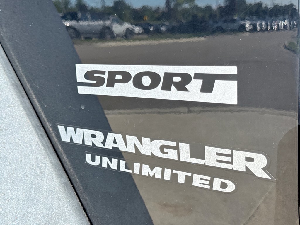 Thumbnail: 2017 Jeep Wrangler - 5
