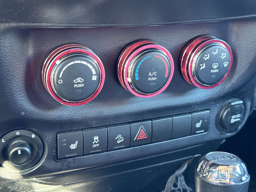 Thumbnail: 2017 Jeep Wrangler - 31