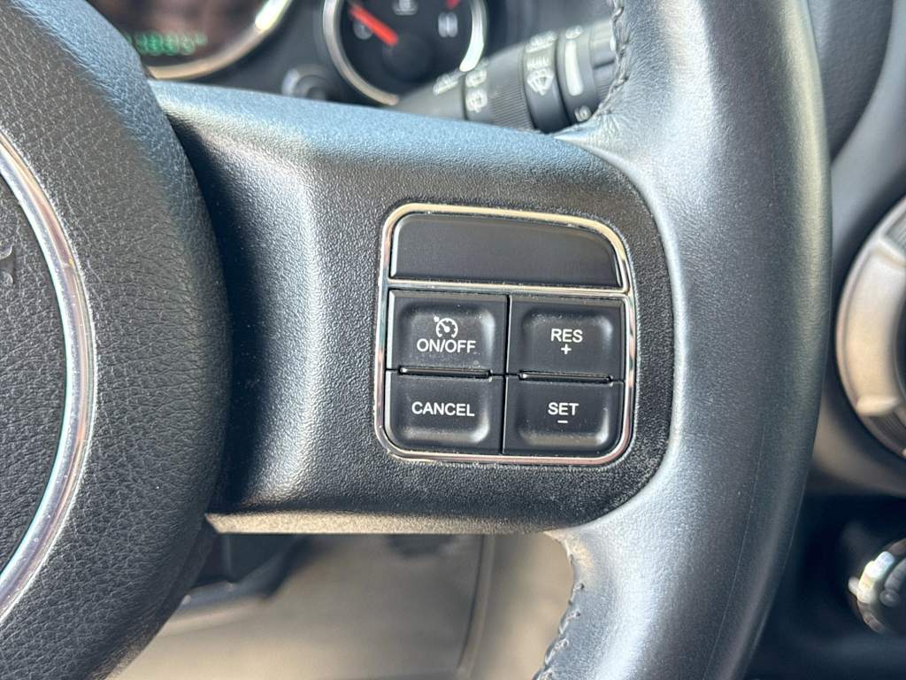 Thumbnail: 2015 Jeep Wrangler - 28