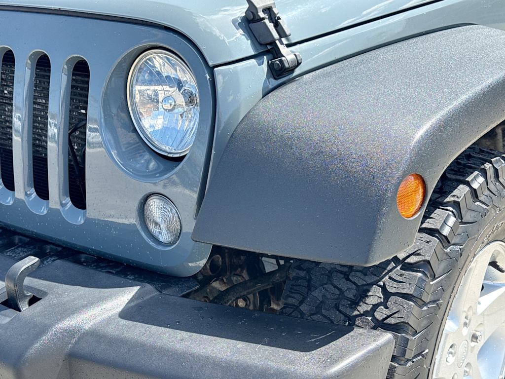 Thumbnail: 2015 Jeep Wrangler - 6