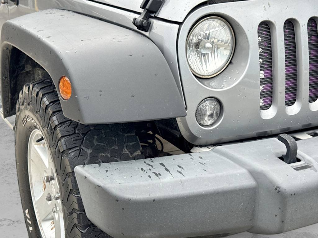 Thumbnail: 2016 Jeep Wrangler - 14