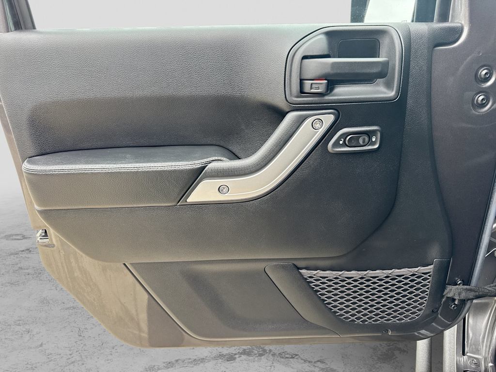 Thumbnail: 2014 Jeep Wrangler - 34