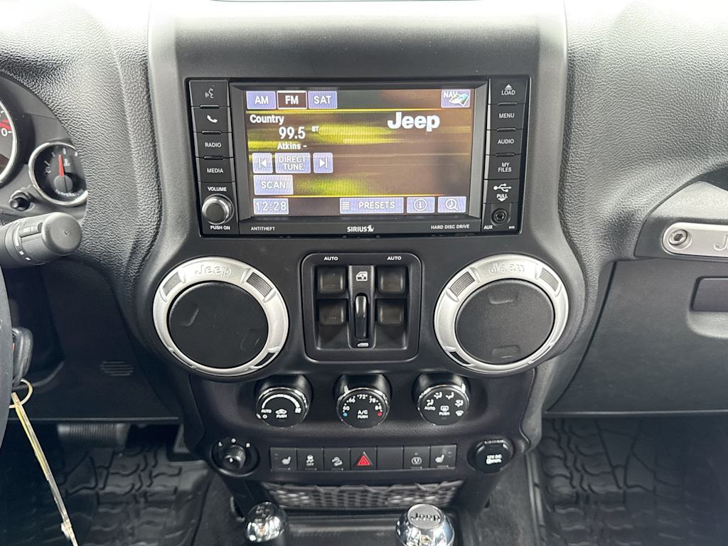 Thumbnail: 2014 Jeep Wrangler - 14