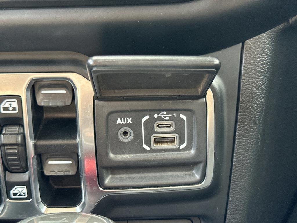 Thumbnail: 2021 Jeep Wrangler - 34