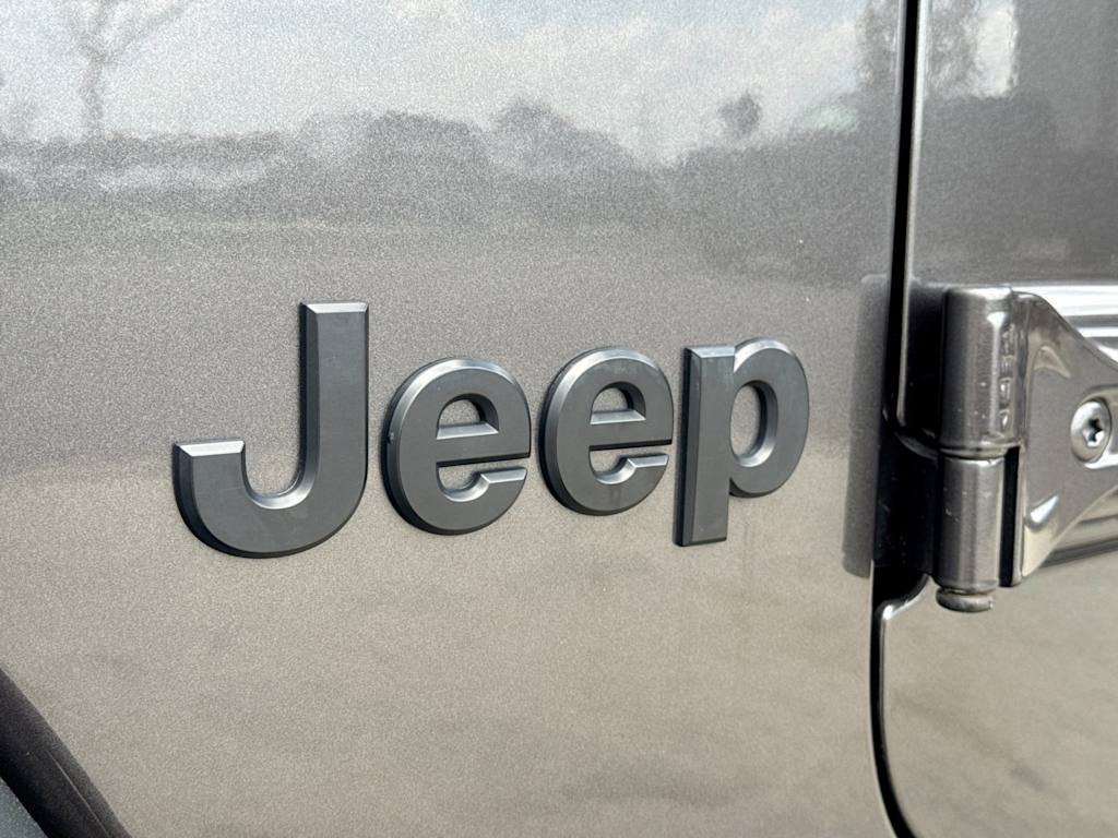 Thumbnail: 2021 Jeep Wrangler - 7
