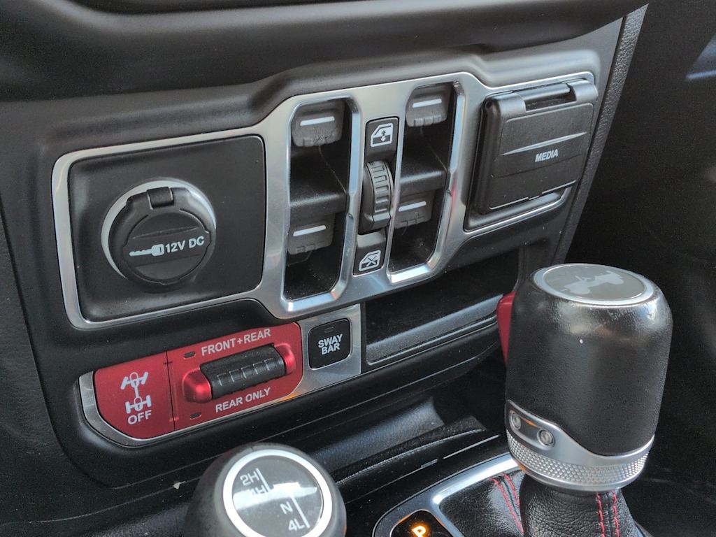 Thumbnail: 2020 Jeep Wrangler - 33