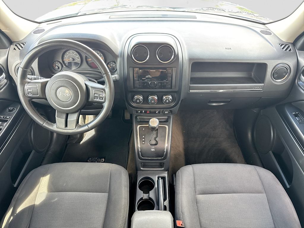 Thumbnail: 2015 Jeep Patriot - 9