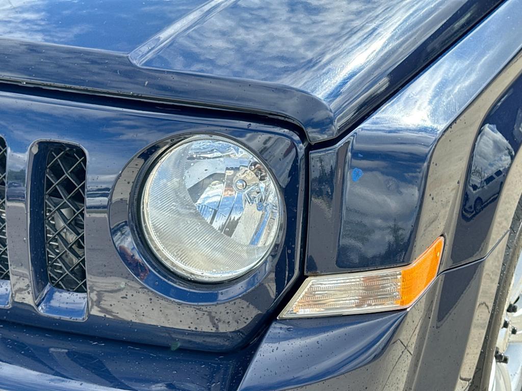 Thumbnail: 2015 Jeep Patriot - 23