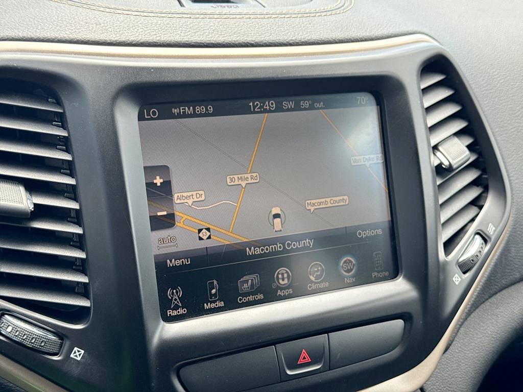 Thumbnail: 2016 Jeep Cherokee - 31