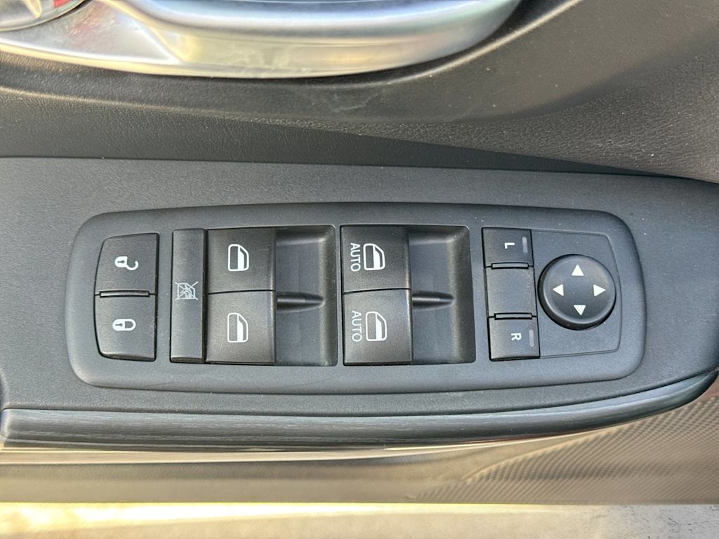 Thumbnail: 2016 Jeep Cherokee - 24