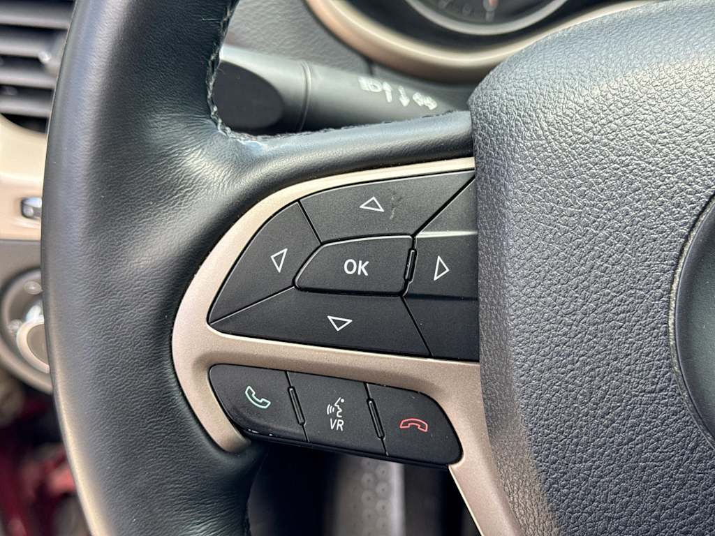 Thumbnail: 2016 Jeep Cherokee - 27