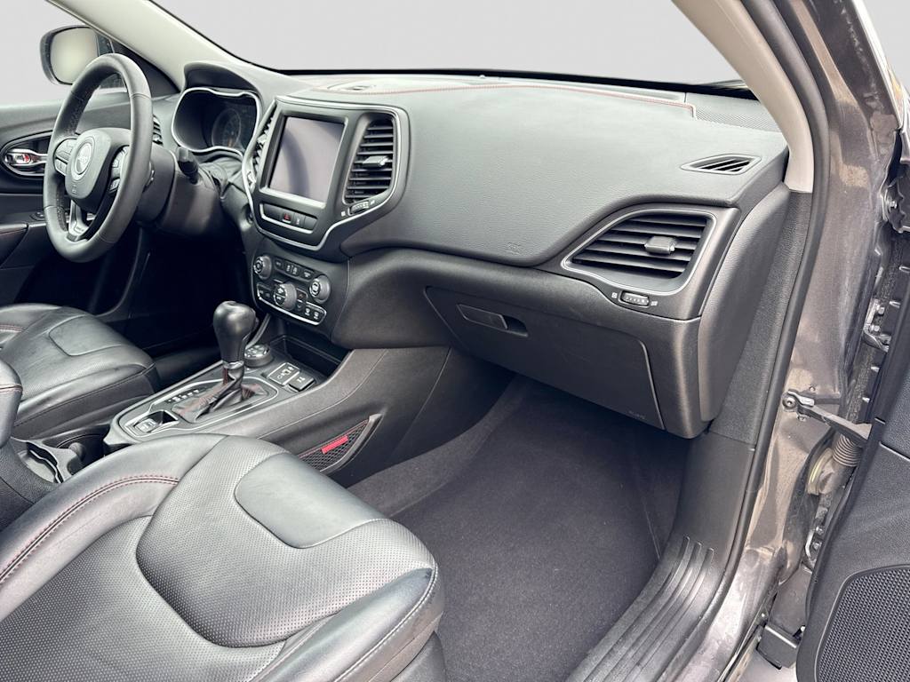 Thumbnail: 2022 Jeep Cherokee - 7
