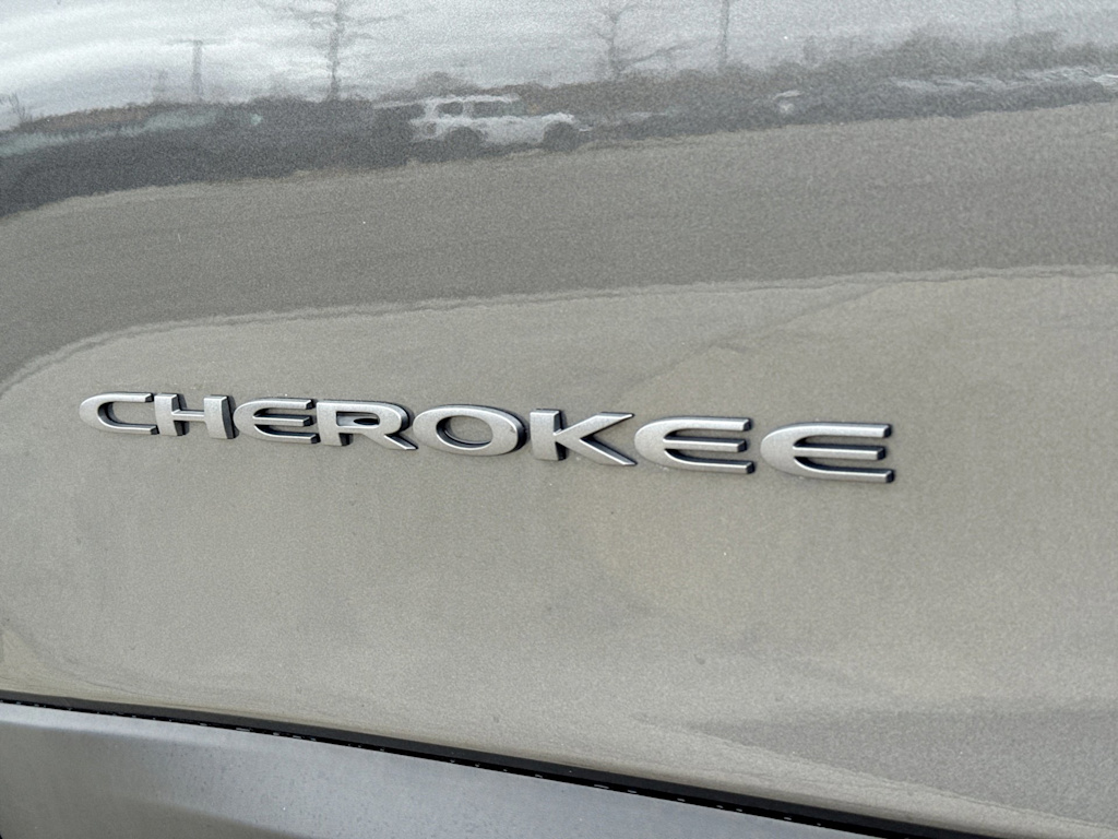 Thumbnail: 2022 Jeep Cherokee - 20