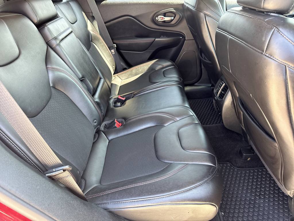 Thumbnail: 2019 Jeep Cherokee - 28