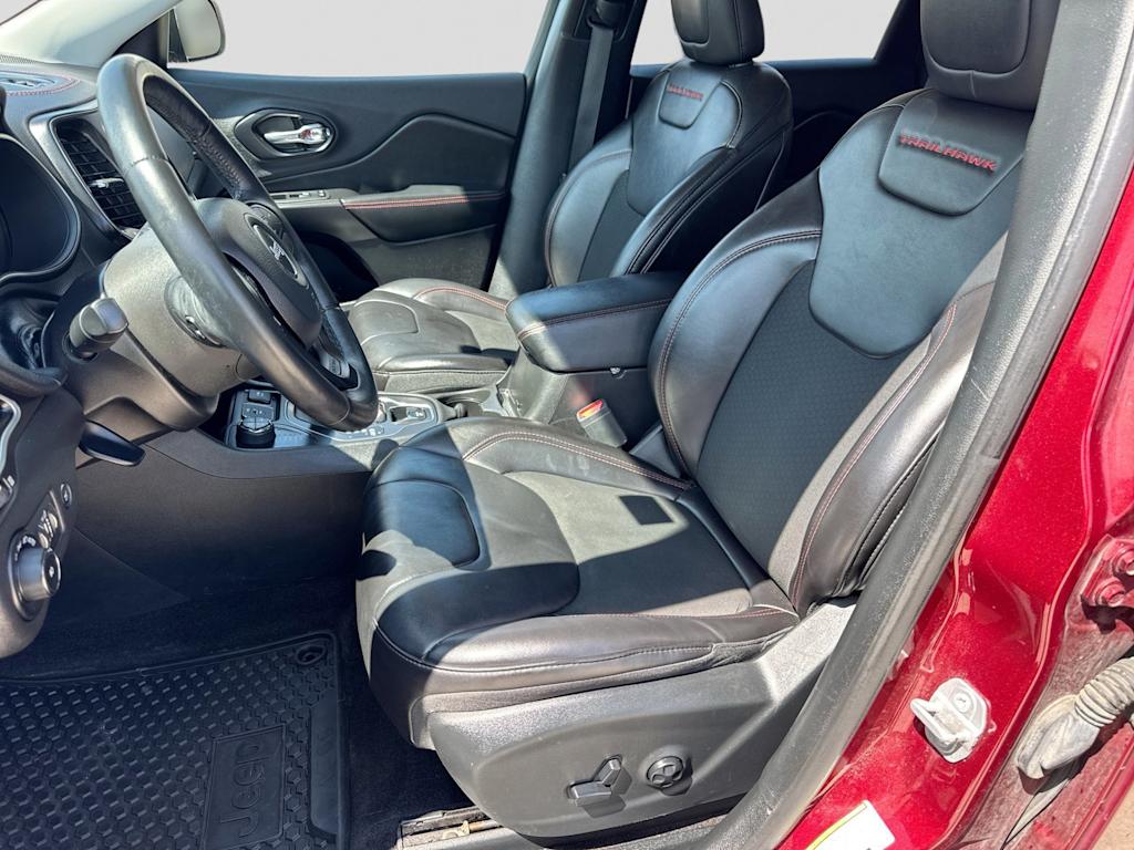 Thumbnail: 2019 Jeep Cherokee - 9