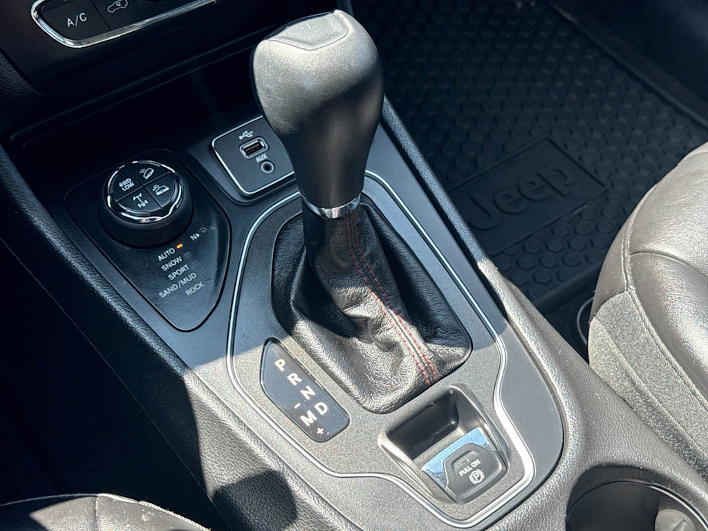 Thumbnail: 2019 Jeep Cherokee - 36