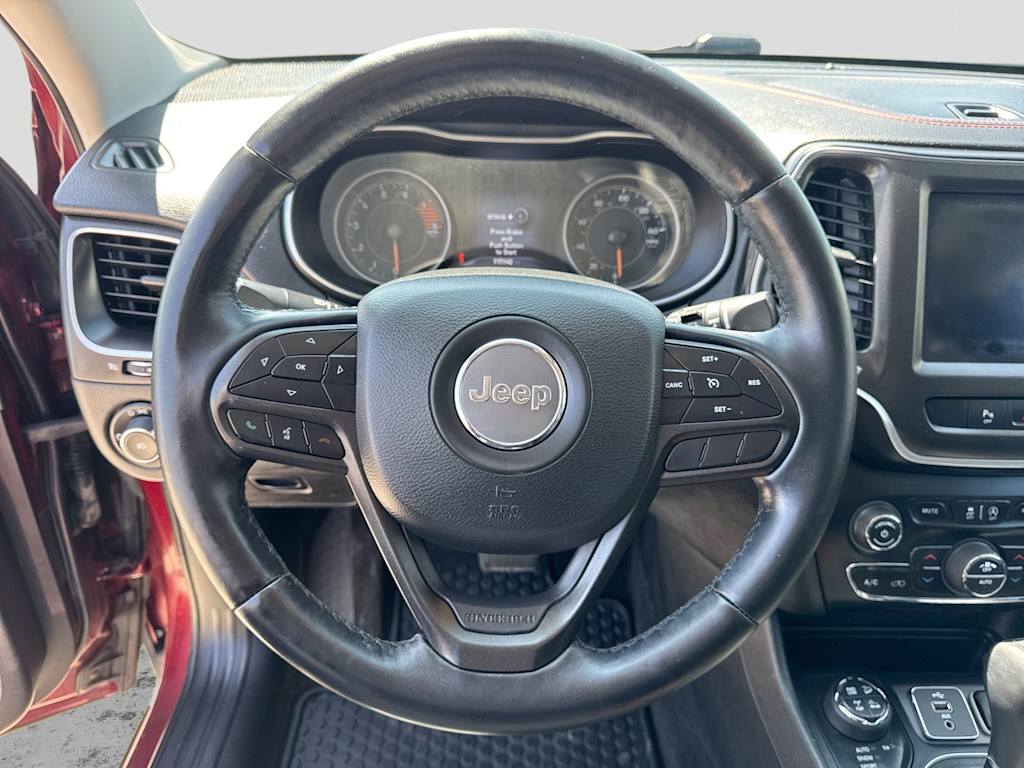 Thumbnail: 2019 Jeep Cherokee - 12
