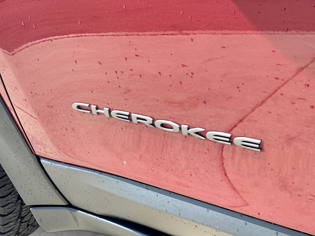 Thumbnail: 2019 Jeep Cherokee - 24