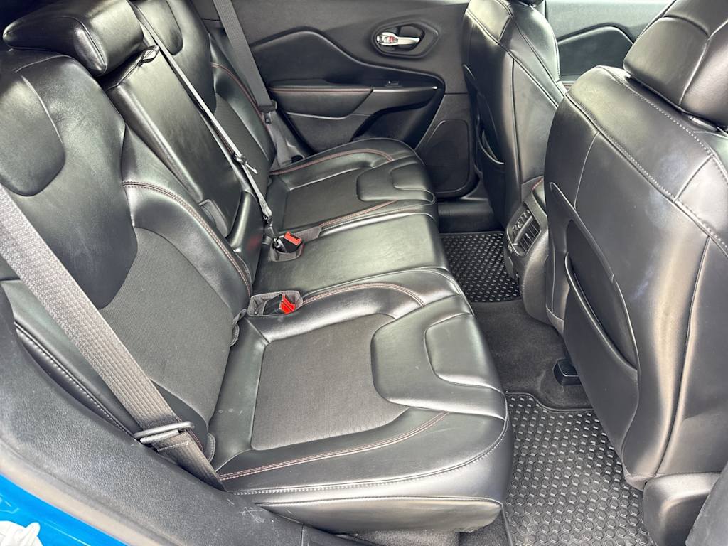 Thumbnail: 2020 Jeep Cherokee - 27