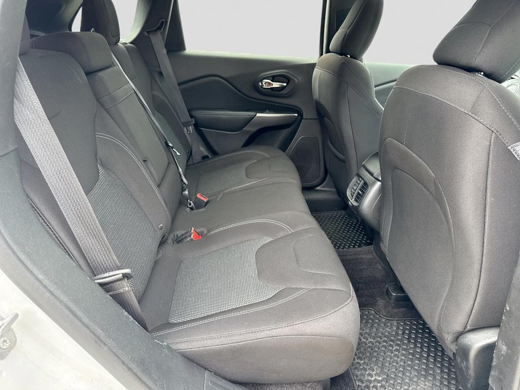 Thumbnail: 2019 Jeep Cherokee - 27